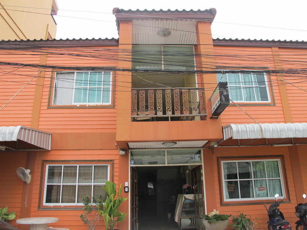 Hotel Aura House à Pattaya Extérieur photo