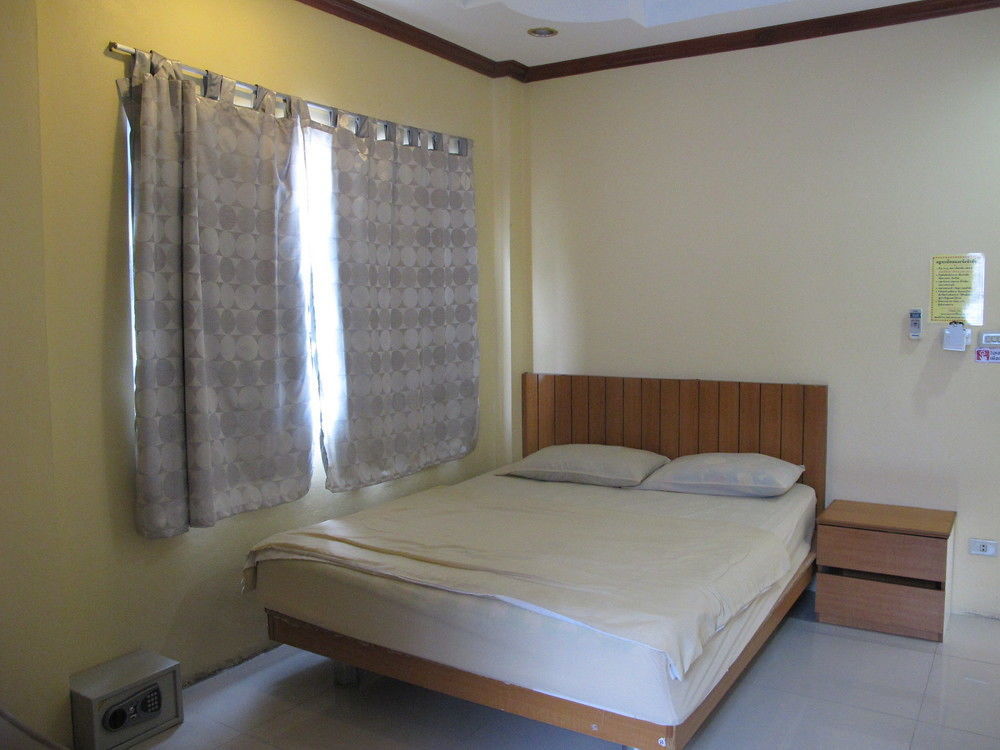 Hotel Aura House à Pattaya Extérieur photo