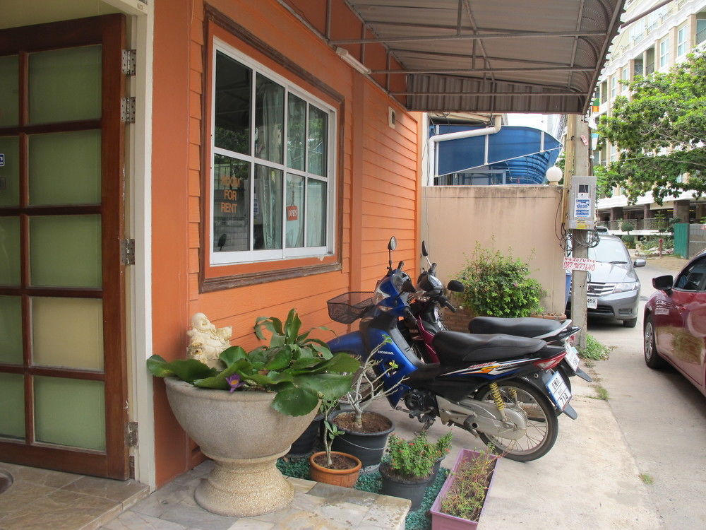 Hotel Aura House à Pattaya Extérieur photo